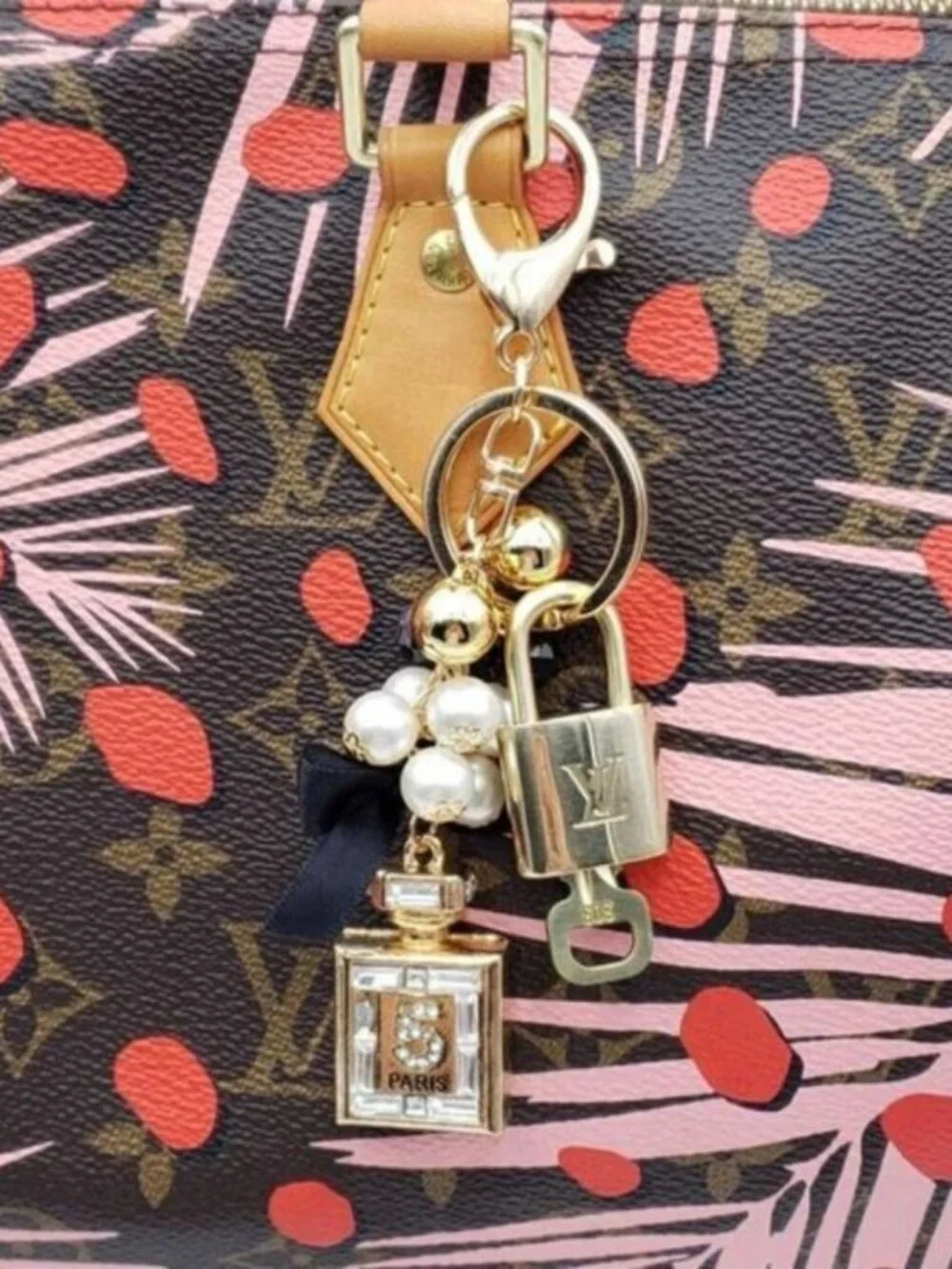 Authentic Louis Vuitton Gold Lock 🔒 Keychain Bag Unbranded N5 Bottle Charm LV